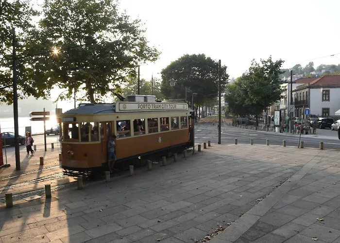 14º Esquadra — Cais Das Pedras Guest House OOporto