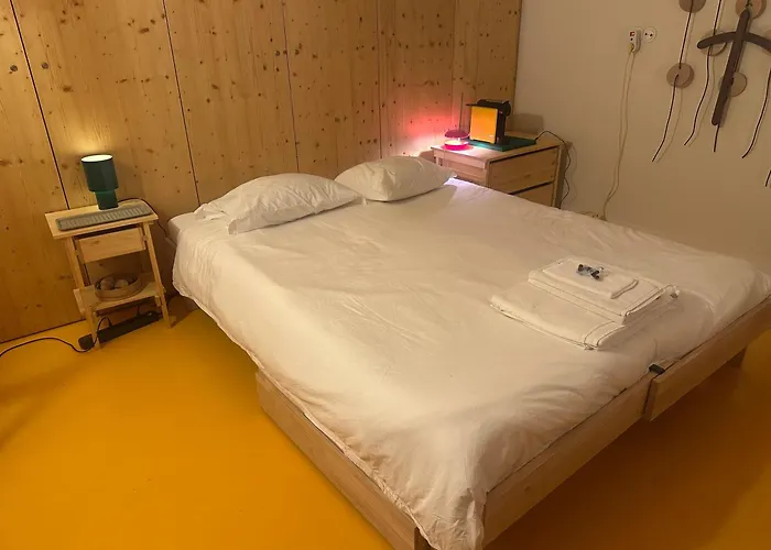 14º Esquadra — Cais Das Pedras Guest House OOporto